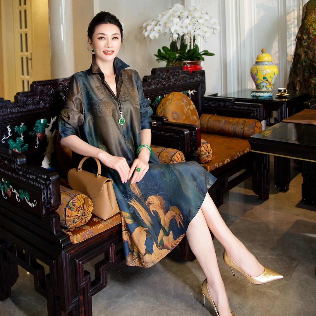 EDFNOT/杨红霞汝意WY香云纱蓝底百合花衬衣裙2412-8773