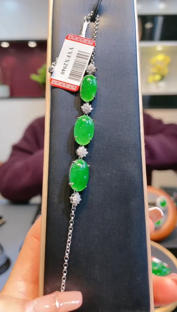 【闪购商品】翡翠颈饰18K金镶嵌A47天然A货翡翠手链