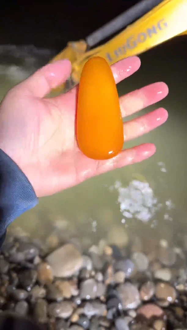 未镶嵌和田玉（糖玉）挂件99