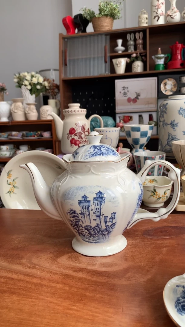 瓷蓝色古堡茶壶1000ml