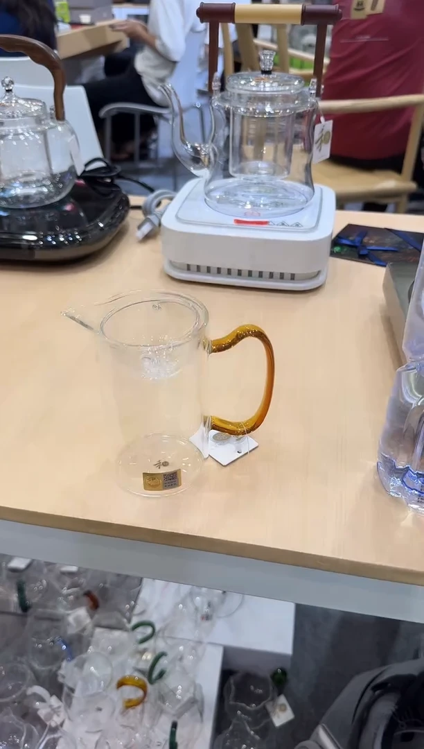 @@禾器晶彩沁润琥珀色