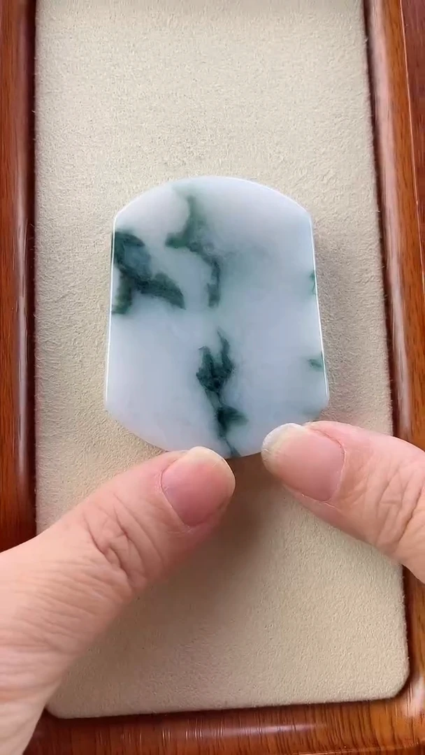 【闪购商品】翡翠吊坠(不含链)未镶嵌孤品50*7mm左右