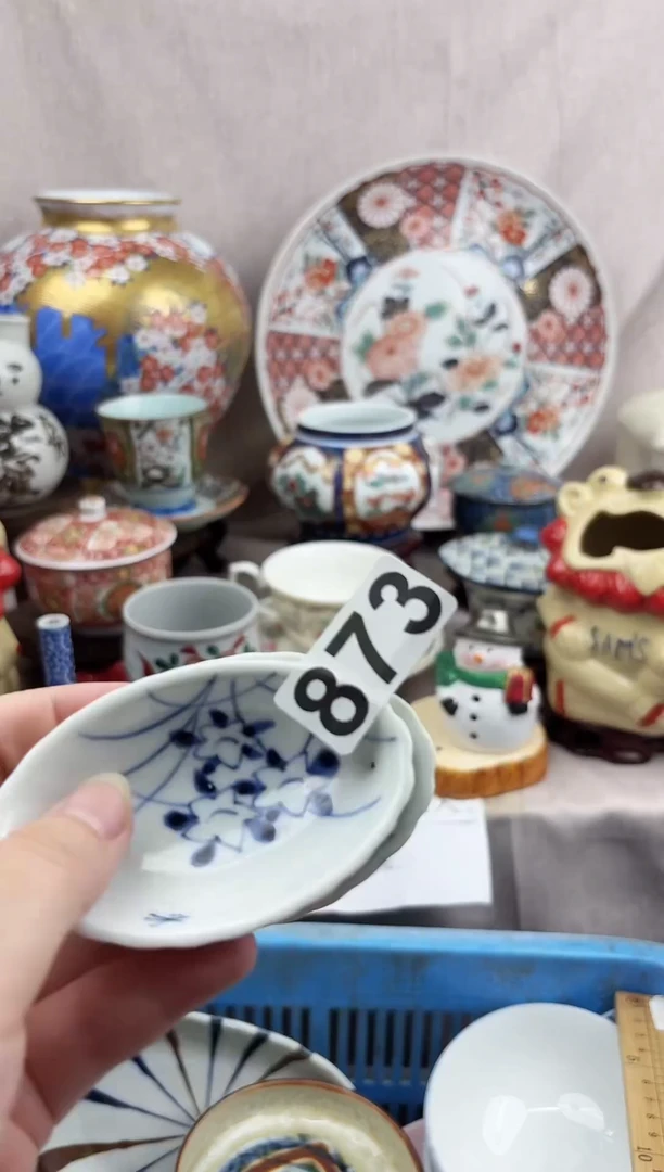 摆件好看的瓷器，默认微瑕，介意慎拍