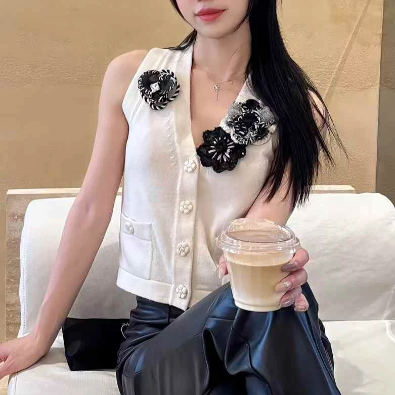 99新 Chanel/香奈儿 34码23K米白色羊绒马甲重工山茶花胸针可拆卸