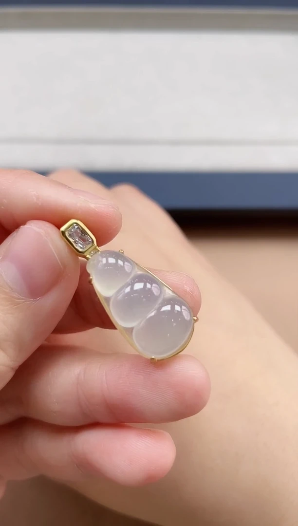 【闪购商品】翡翠颈饰银S925镶嵌福豆