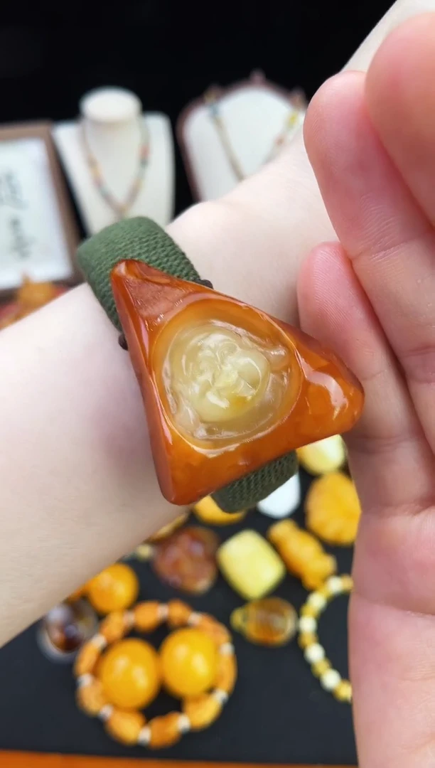 琥珀未镶嵌珠宝奇石柒月