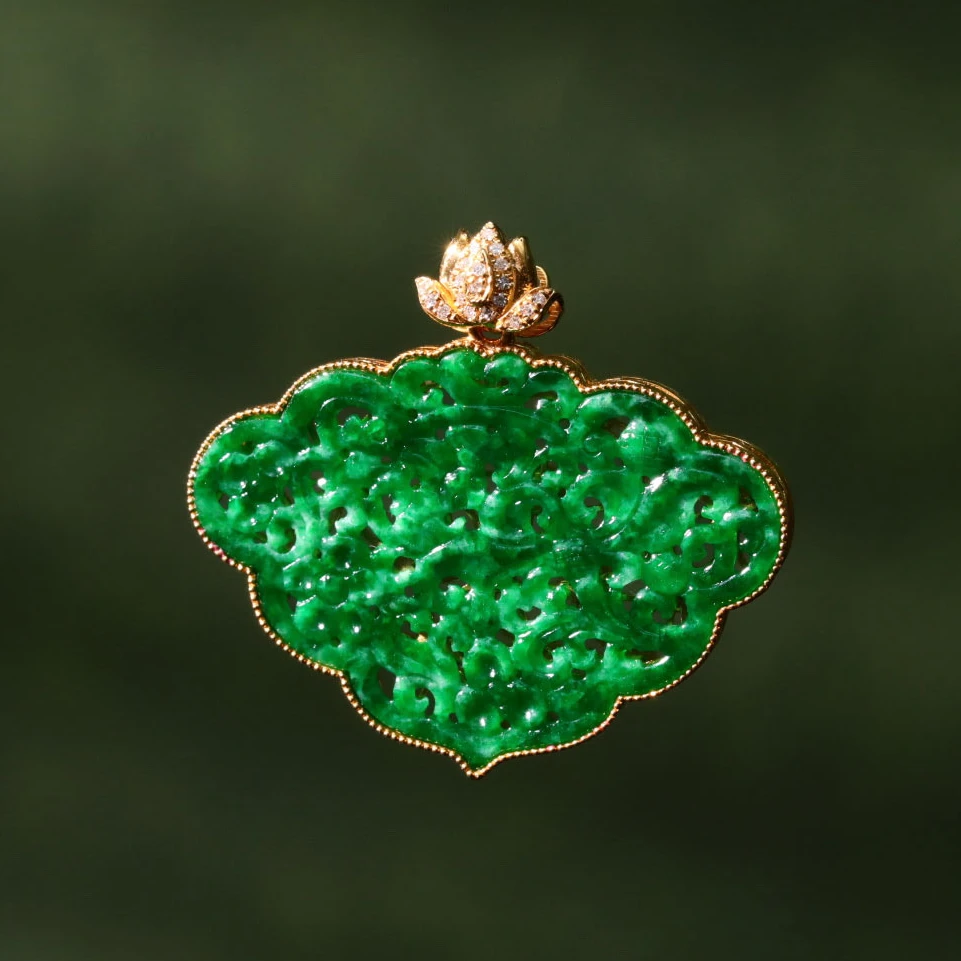 【意婵】《荷如意》（38*34）18K金精工镶嵌缅A辣绿翡翠吊坠真钻-912774