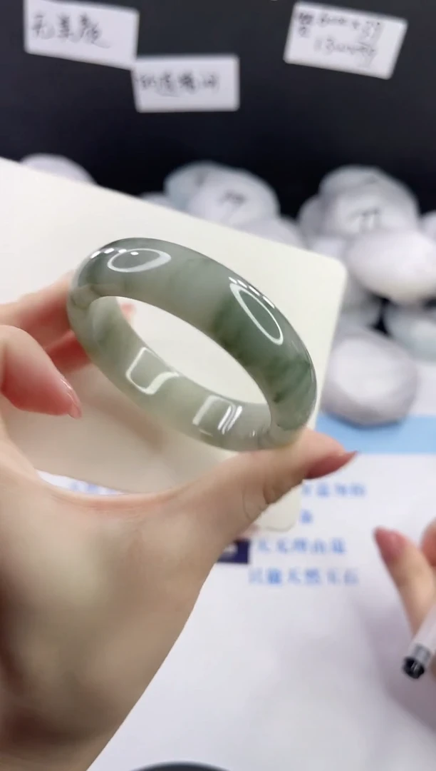 未镶嵌手镯石英质玉多样性发货V114