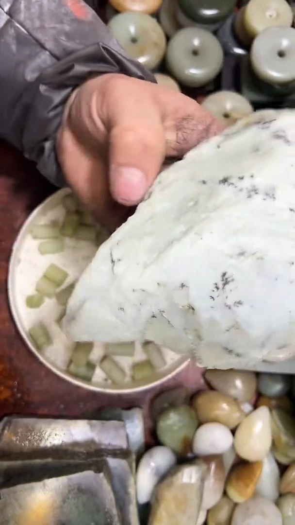 未镶嵌和田玉珠宝半成品1