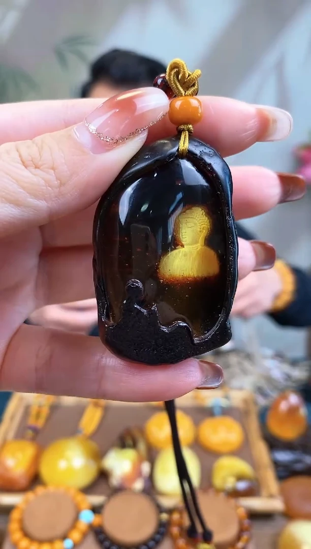 【闪购商品】琥珀裸石未镶嵌基地发货 一物一证 顺丰包邮