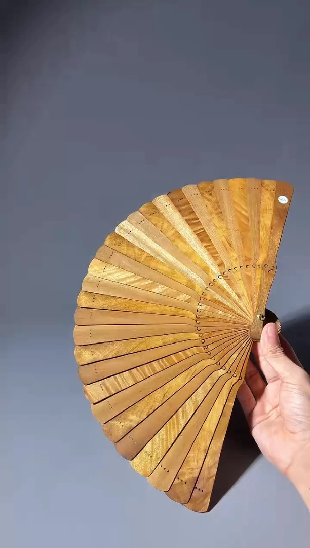 其他楠木（金丝楠）长****人627号21cm小叶桢楠扇子