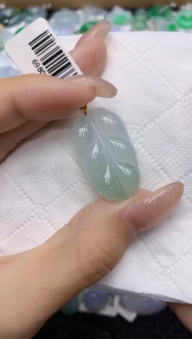 翡翠18K金镶嵌颈饰111111111111