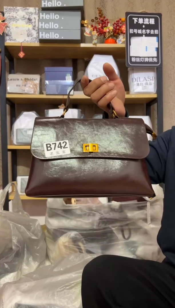 小牛剖层皮革老张家女包742