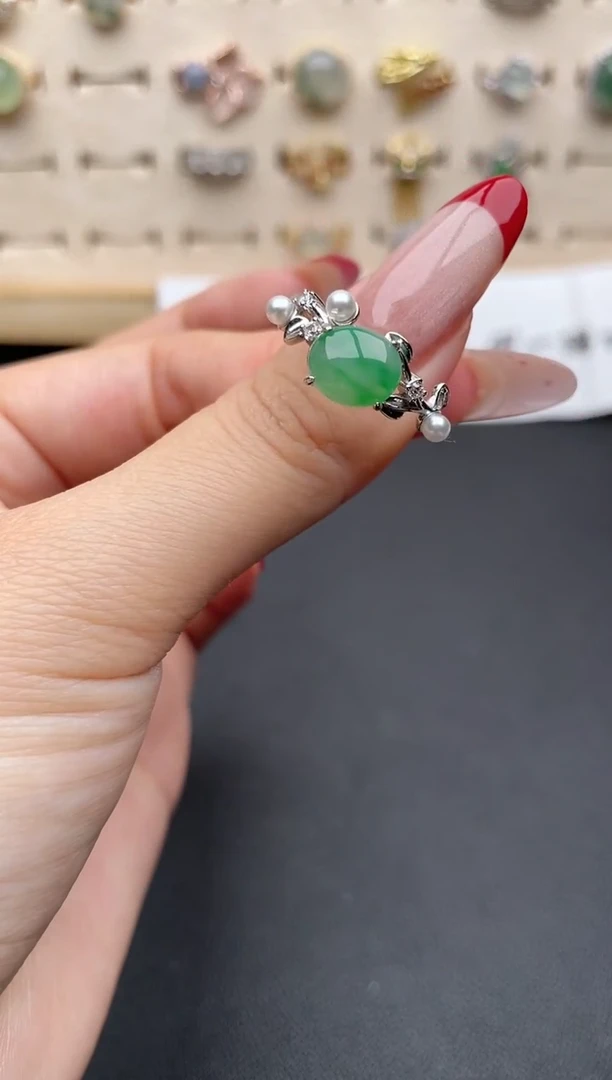 【闪购商品】翡翠戒指银S925镶嵌一物一证一礼盒