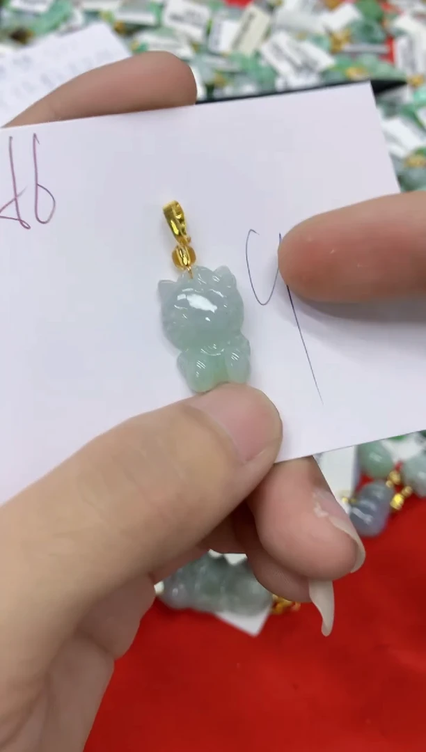 翡翠未镶嵌颈饰翡翠