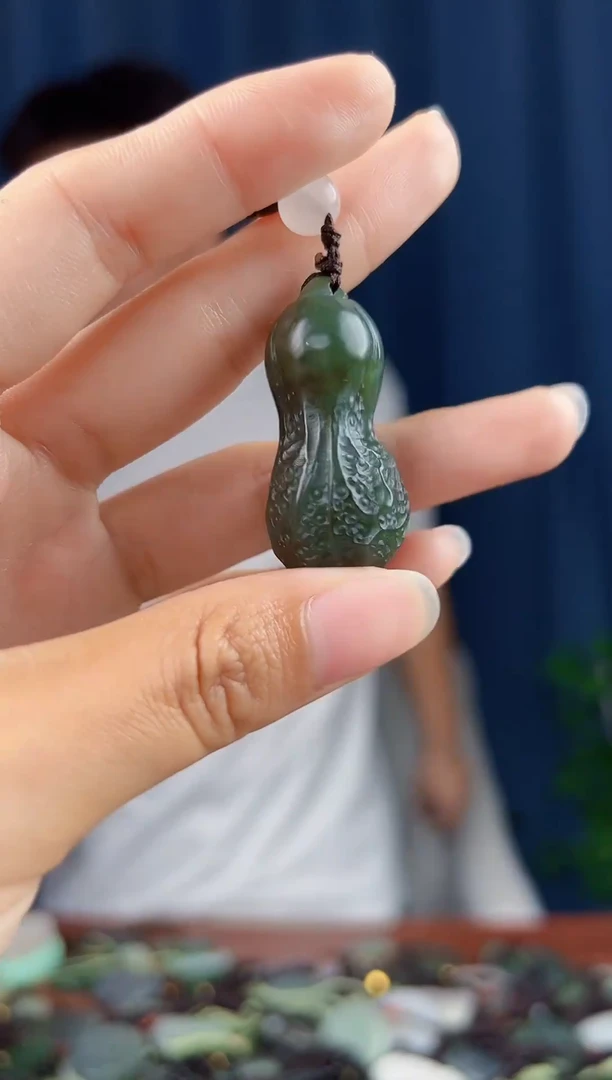 未镶嵌和田玉挂件拍一发一，多样性发货