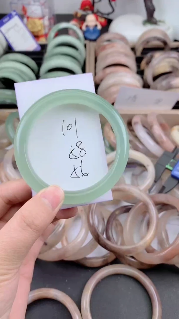 未镶嵌手镯石英质玉101