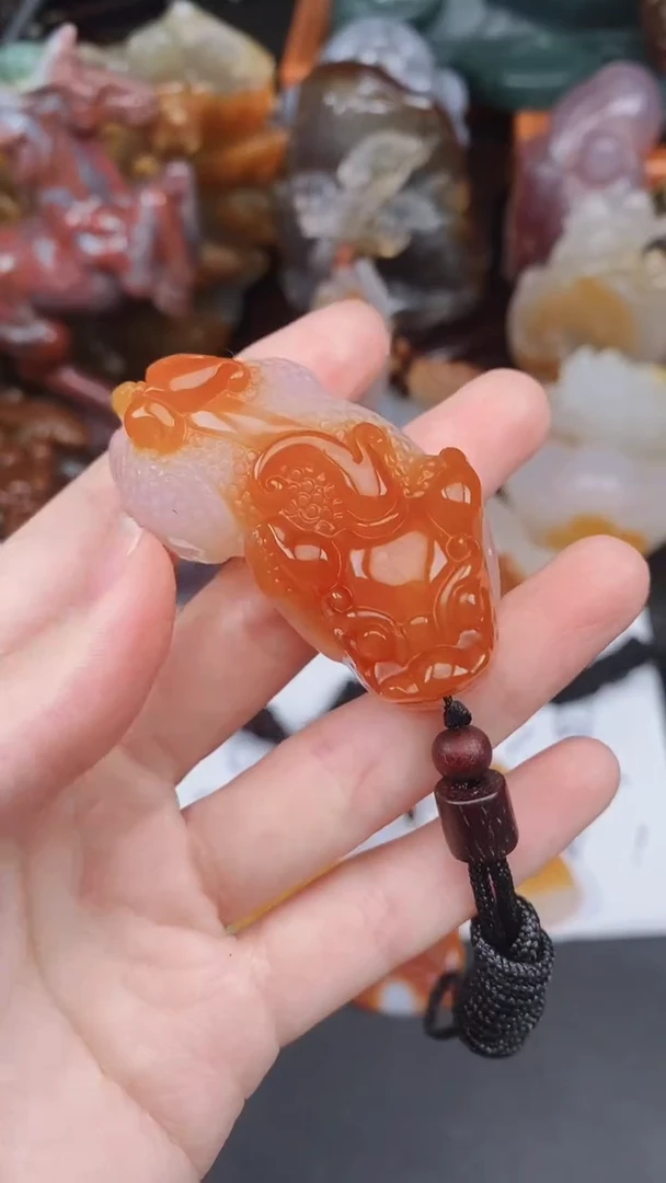 未镶嵌颈饰玛瑙/玉髓幸*AA