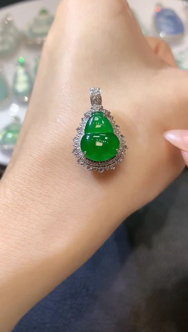 【闪购商品】翡翠吊坠(不含链)18K金镶嵌C2