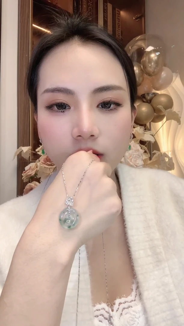 【闪购商品】翡翠吊坠(不含链)18K金镶嵌C5