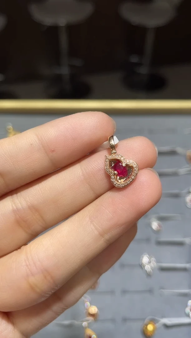 吊坠(不含链)18K金镶嵌红宝石1