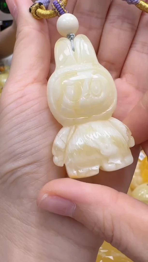 裸石琥珀未镶嵌如图