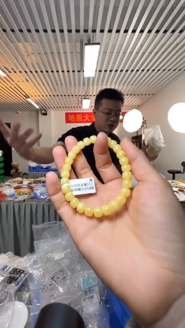 【闪购商品】蜜蜡手串未镶嵌约6*8m蜜蜡单圈手串