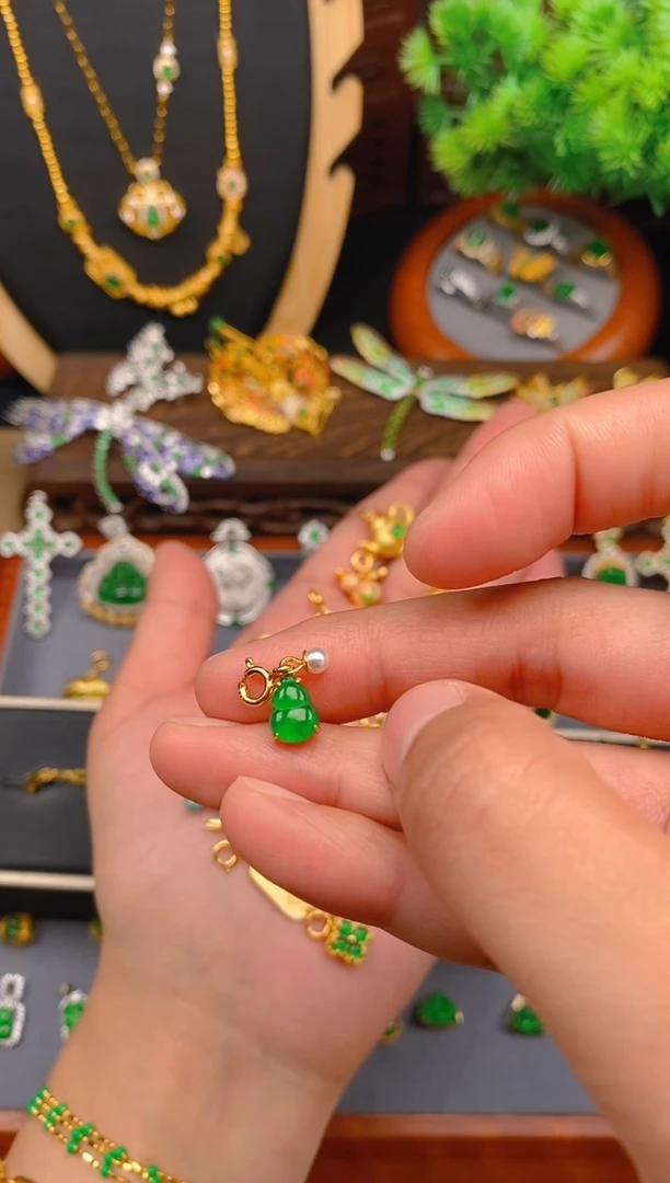【闪购商品】翡翠吊坠(不含链)银S925镶嵌葫芦万能扣