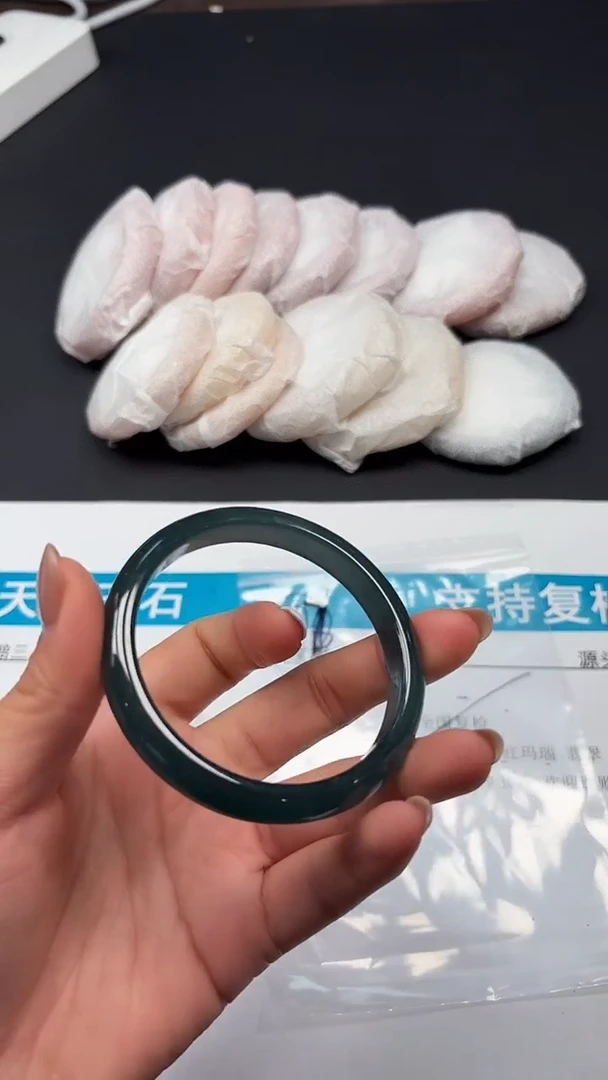 未镶嵌手镯翡翠077