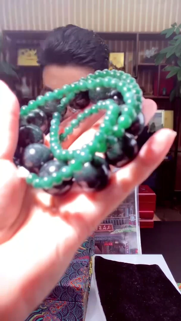 颈饰未镶嵌翡翠天然翡翠（拍一发一）