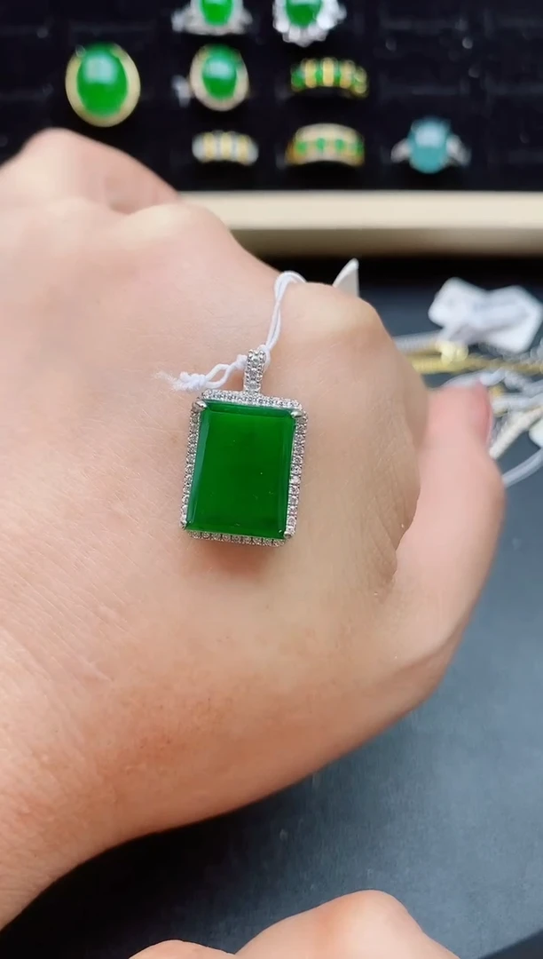 【闪购商品】翡翠吊坠(赠链)银S925镶嵌321321