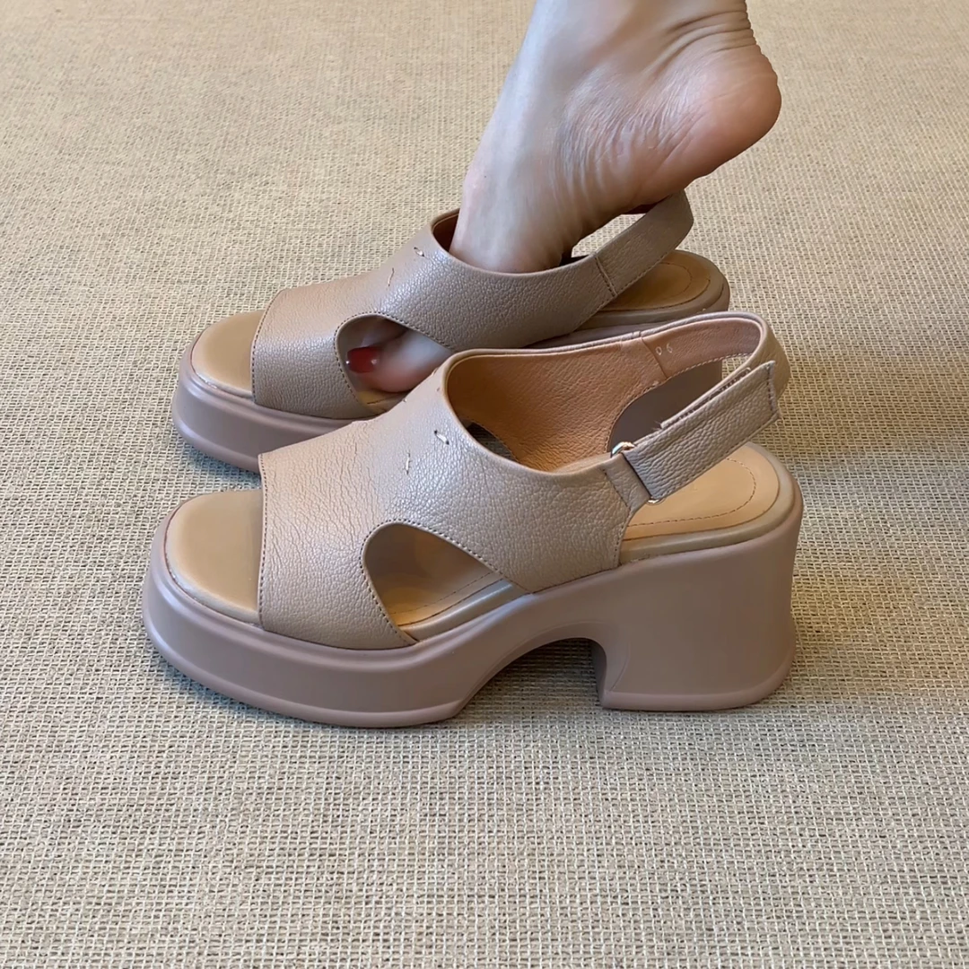 RubyL/7cm小个子休闲通勤厚底粗跟舒适百搭魔术贴纯色露趾凉鞋