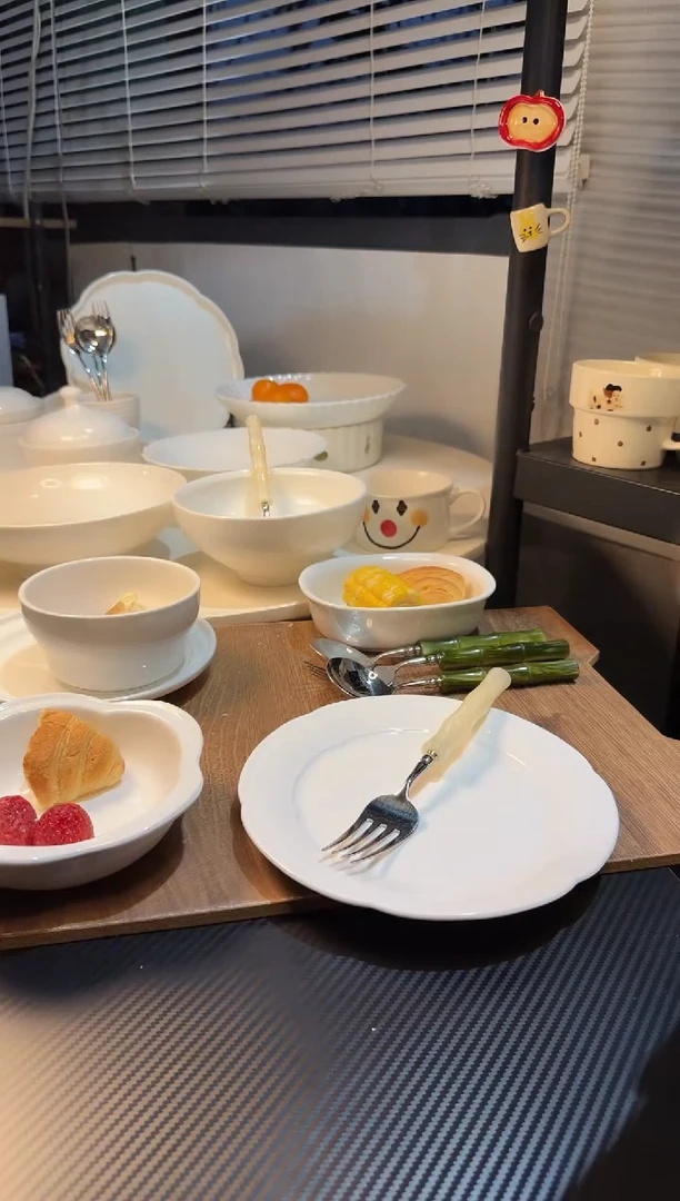 陶瓷8英寸花瓣盘