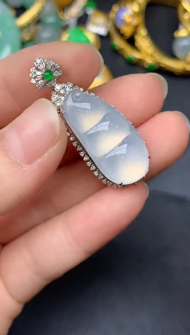 颈饰18K金镶嵌翡翠420-雪姐翡翠天天见
