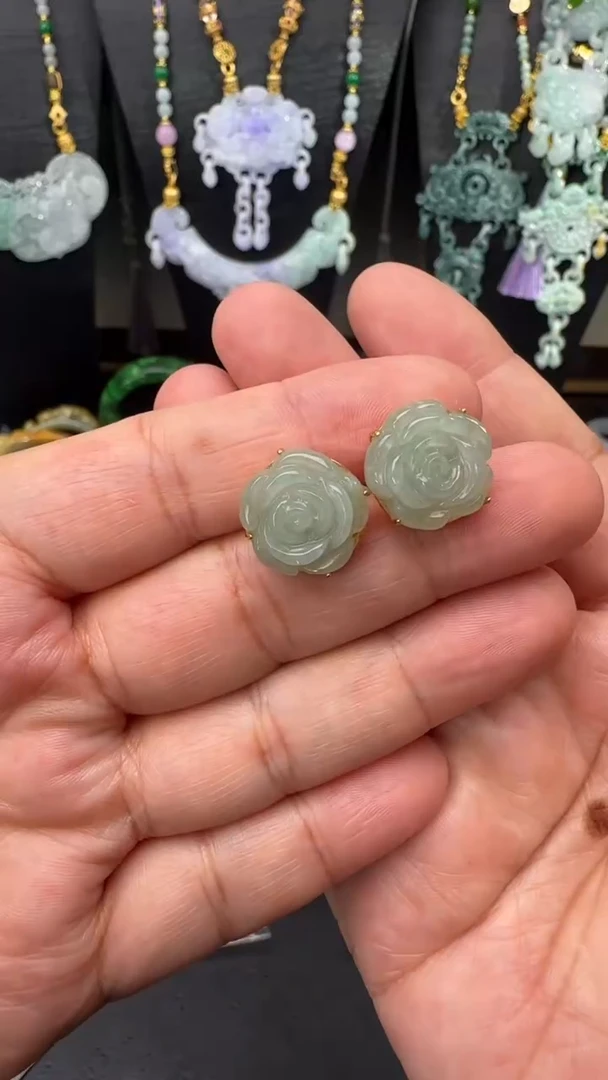 颈饰未镶嵌翡翠耳钉