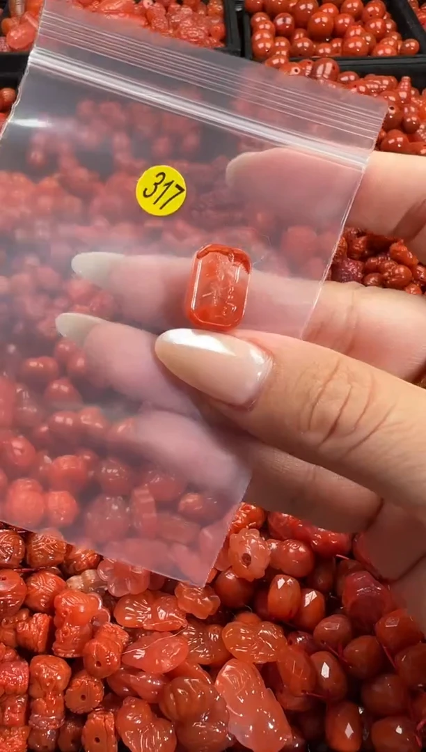 颈饰未镶嵌南红玛瑙11