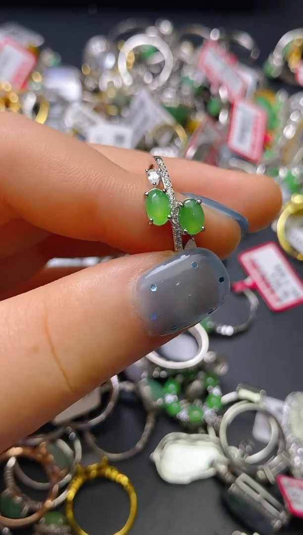 银S925镶嵌戒指翡翠百内无证书