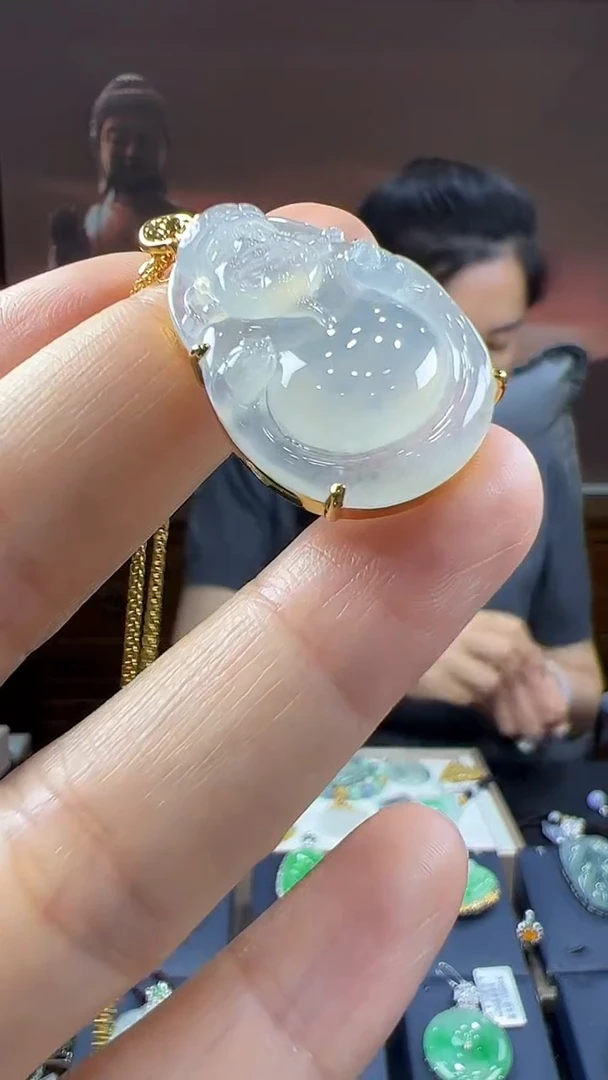 18K金镶嵌挂件翡翠财神不含链