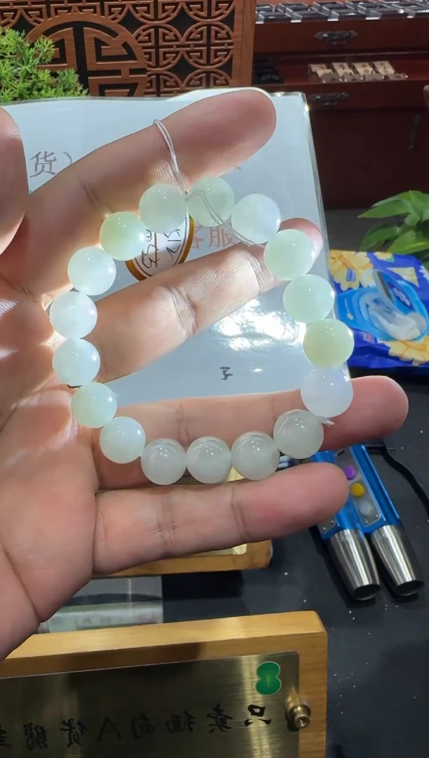 未镶嵌挂件翡翠A货翡翠多样性