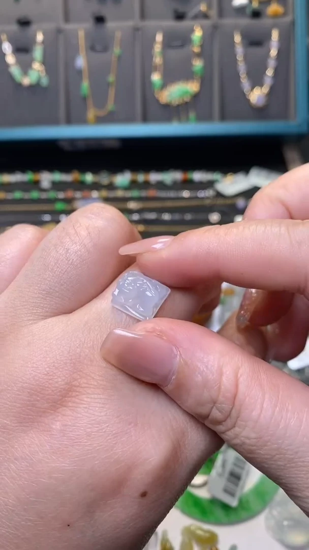 颈饰未镶嵌翡翠净货40140