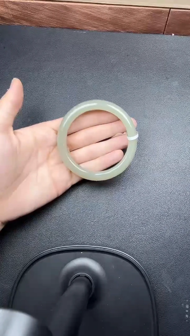 未镶嵌手镯和田玉且末微色差近矿59+手镯