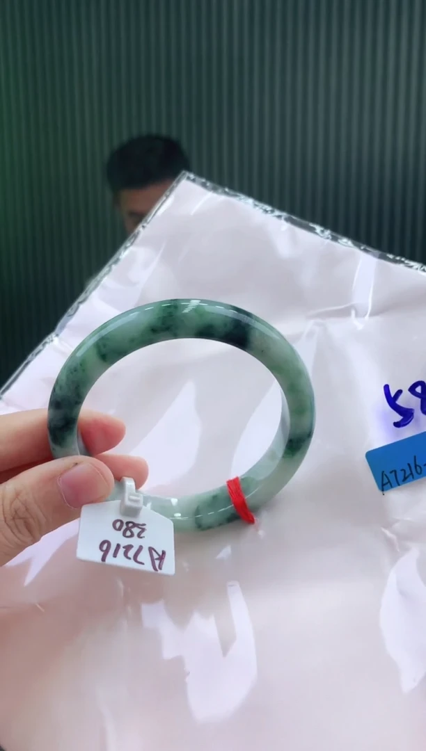 未镶嵌手镯翡翠57