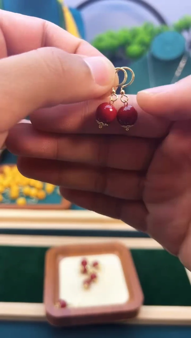 玛瑙/玉髓耳钉14K金镶嵌E174