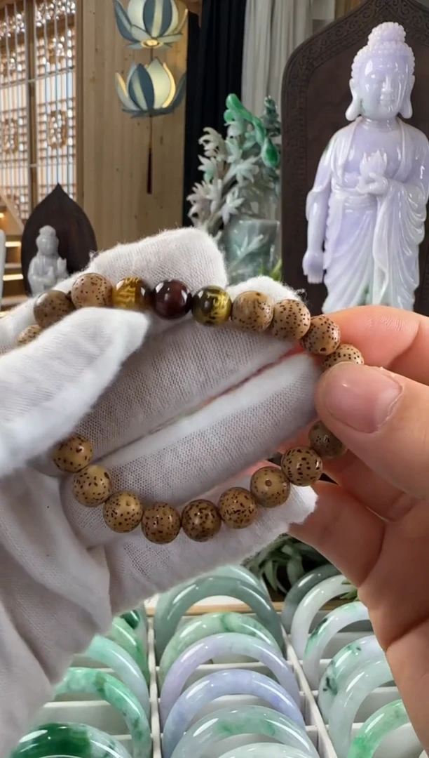 未镶嵌挂件翡翠手串