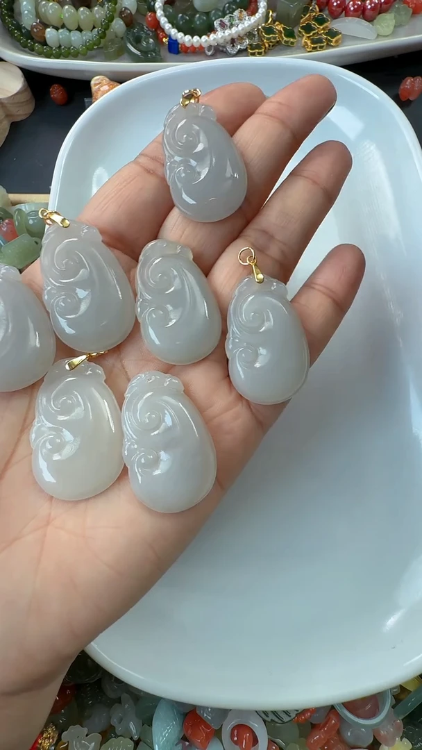 吊坠(不含链)银S925镶嵌和田玉A1多样性发其一