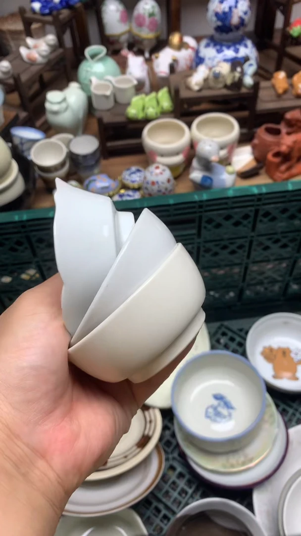 瓷片云***部A龙华精品陶瓷店