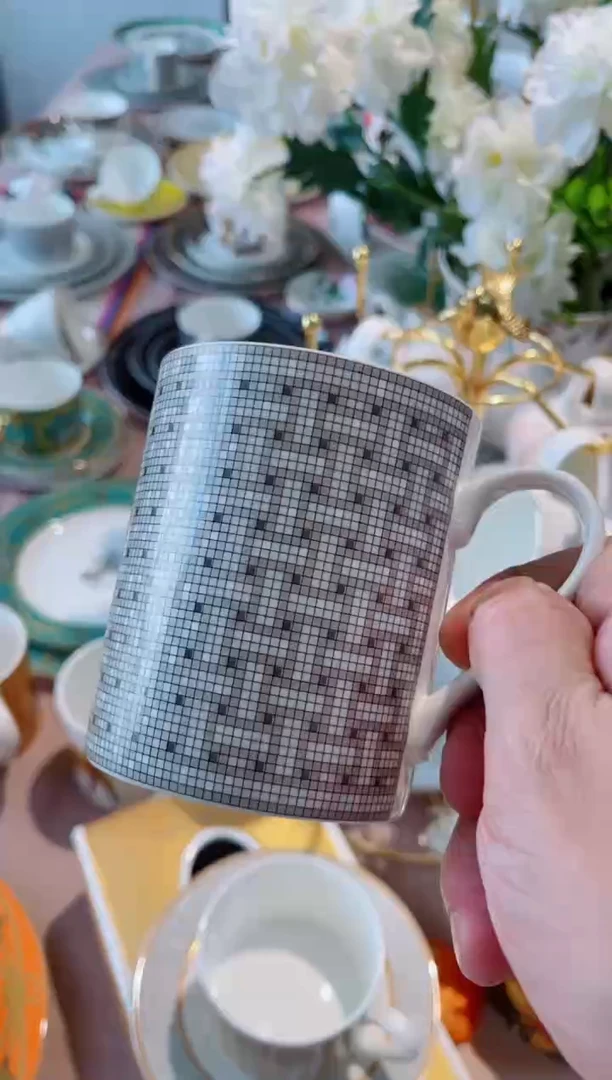 瓷片马拉车银色马克杯······