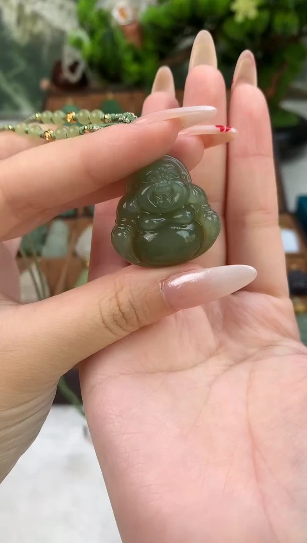 颈饰未镶嵌和田玉吊坠