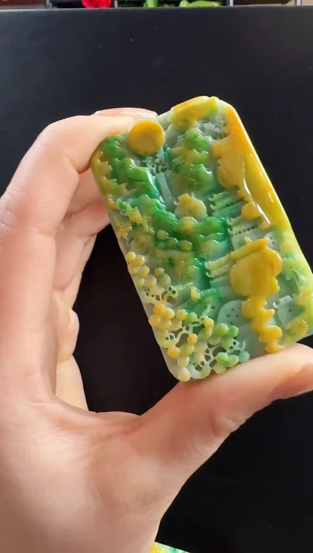 颈饰未镶嵌翡翠山水