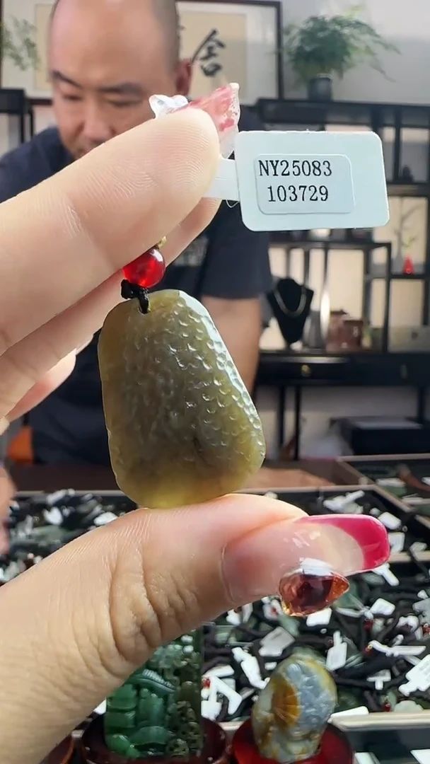 颈饰未镶嵌和田玉3729